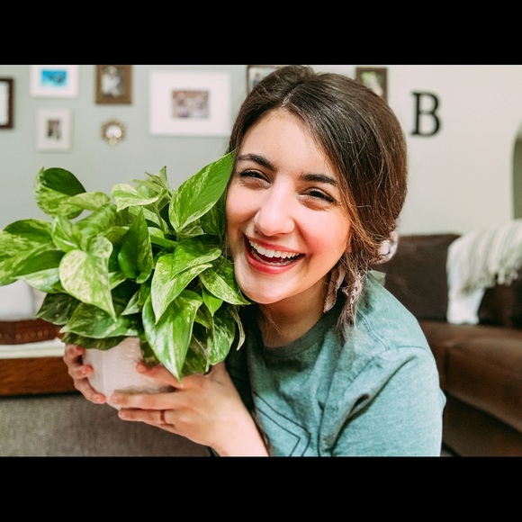 Hi! I’m Megan & I’m a Posher!! - Picture 1 of 4